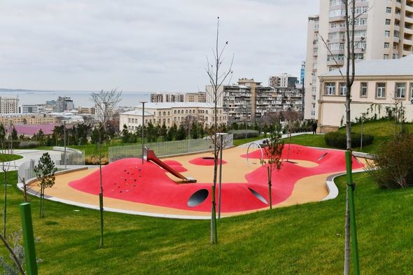 İlham Əliyev Bakıda Mərkəzi Parkın ikinci hissəsinin açılışında iştirak etdi - FOTOLAR