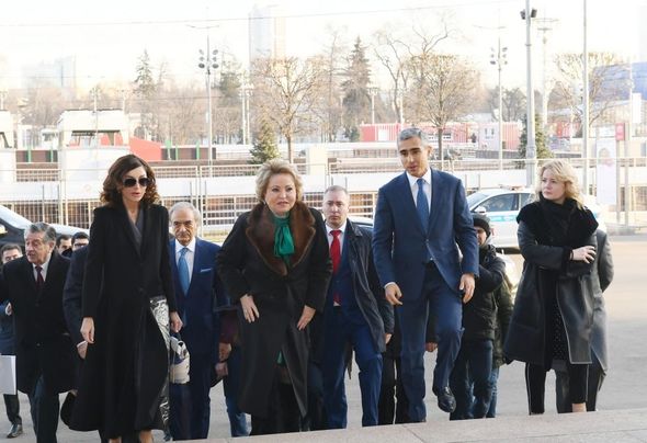 Mehriban Əliyeva Xalq Təsərrüfatı Nailiyyətləri Sərgisində "Azərbaycan" pavilyonunun açılışında - FOTO
