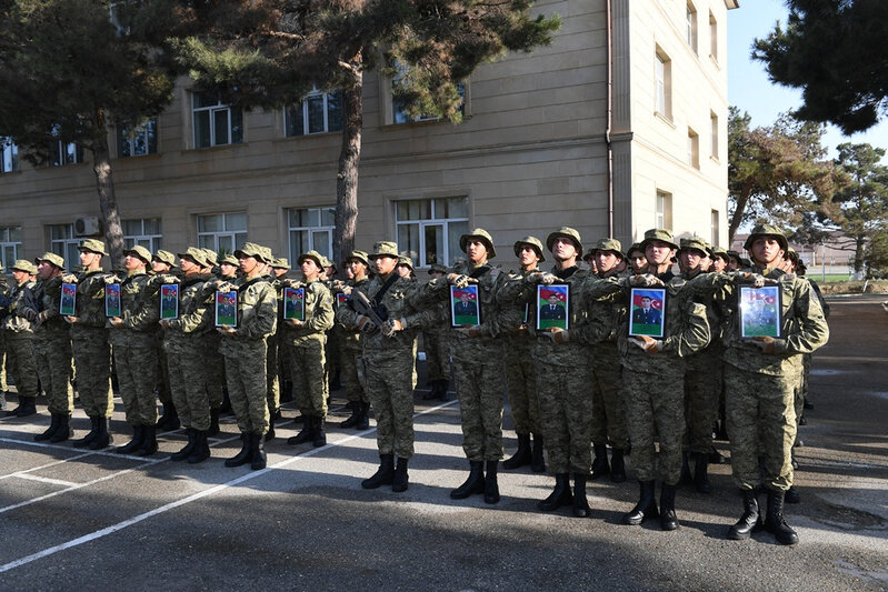 Azərbaycan sərhədçilərinə orden və medallar təqdim edilib - FOTO