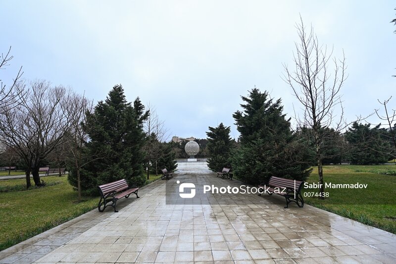 Bakının mərkəzindəki park yenidən istifadəyə verildi - FOTO