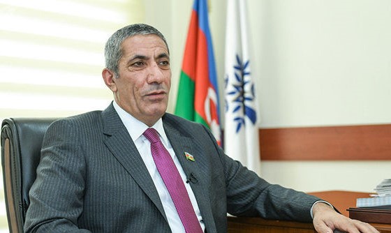 Siyavuş Novruzov: "Jurnalistlərdən xahiş edirəm ki, məni siyasətə qatmasınlar