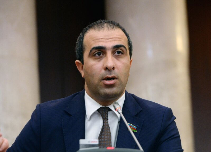 Problemlərin fonunda məzuniyyət yada düşmür' - Deputatlar istirahət etməyəcəklərini deyir