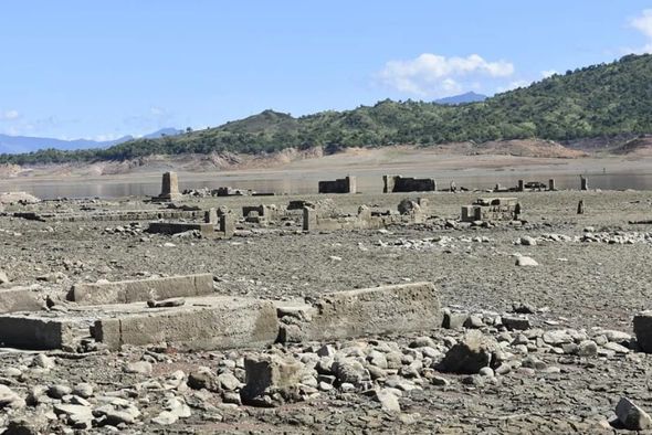 300 illik su basmış şəhər quraqlıq zamanı yenidən göründü - FOTO