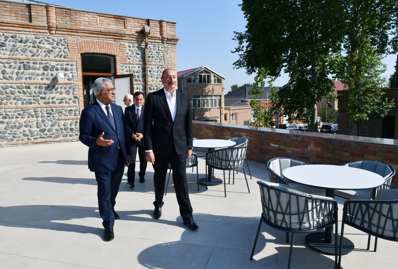 Prezident Qazax Müəllimlər Seminariyasında yaradılan şəraitlə tanış olub - FOTO