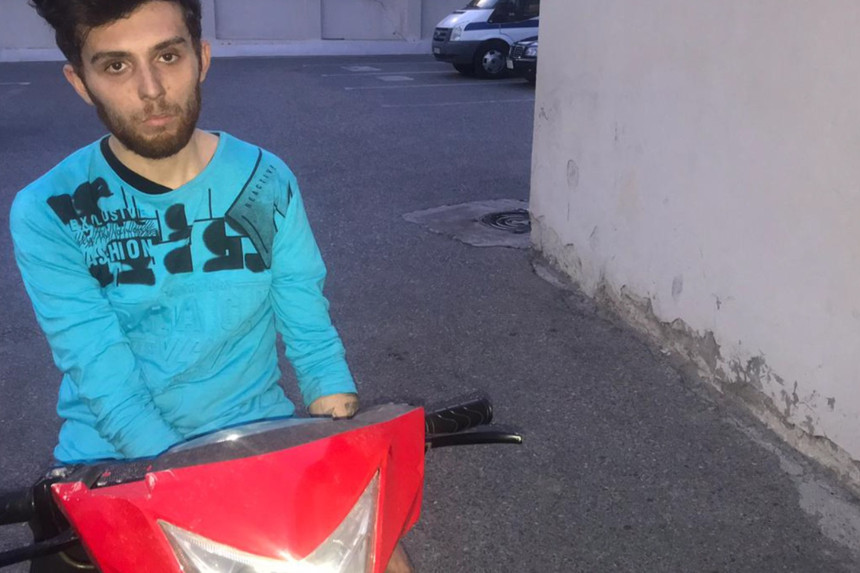 Bakıda apteklərdən oğurluq edən "Qırmızı mopedli" tutuldu
