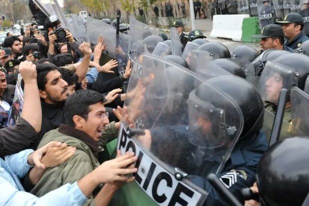 İranda aksiyalar davam edir - Çox sayda ölən, yaralanan var