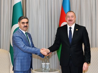 İlham Əliyev Daşkənddə Pakistanın Keçid Hökumətinin Baş naziri ilə görüşdü