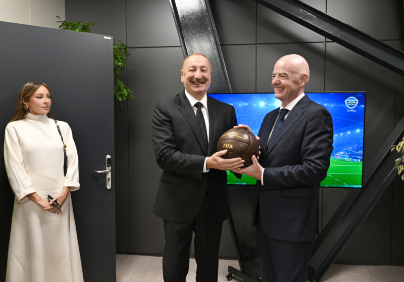 Prezident İlham Əliyev FIFA U-15 dünya çempionatının və festivalının açılış mərasimini izləyib - FOTOLAR