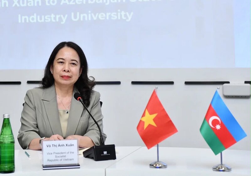 Vo Thi An Suan ADNSU-da - FOTOLAR