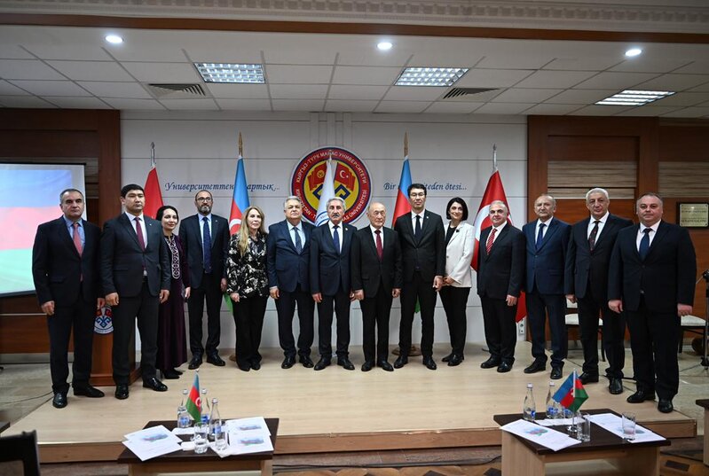 Qırğız-Türk Manas Universitetində Zəfər Gününün 5-ci ildönümünə həsr olunmuş tədbir keçirilib - FOTOLAR