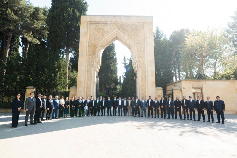 İCMA üzvləri Fəxri xiyabanı ziyarət etdilər - FOTO