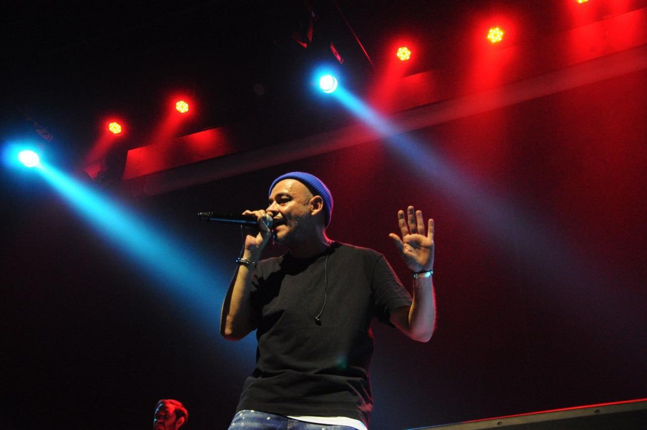 Ceza Bakıdakı konsertindən danışdı: "Bu qədər sevildiyimi görmək çox xoşdur