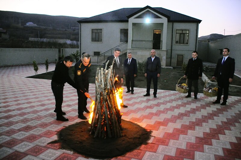 Naftalanda Şəhid ailələri ilə birgə Novruz tonqalı yandırılıb - FOTOLAR
