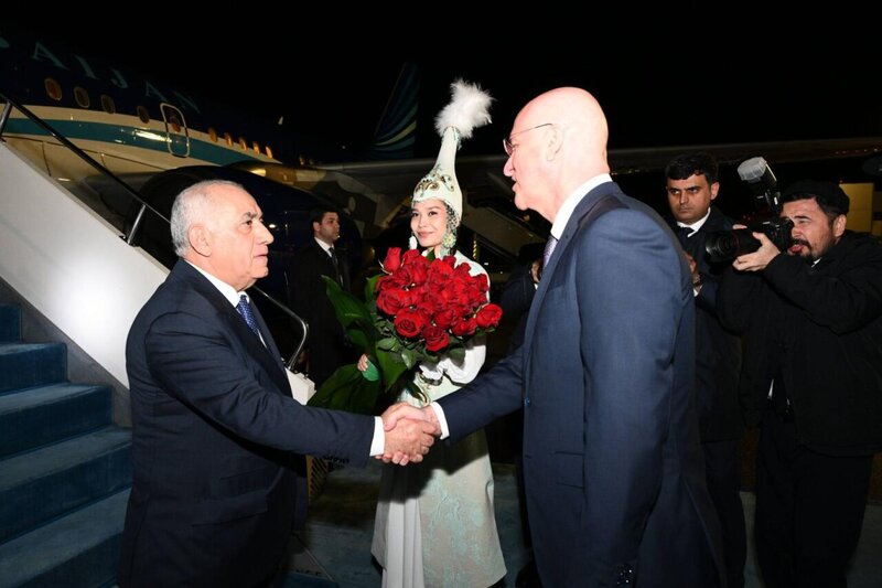 Əli Əsədov Qazaxıstanda işgüzar səfərdədir