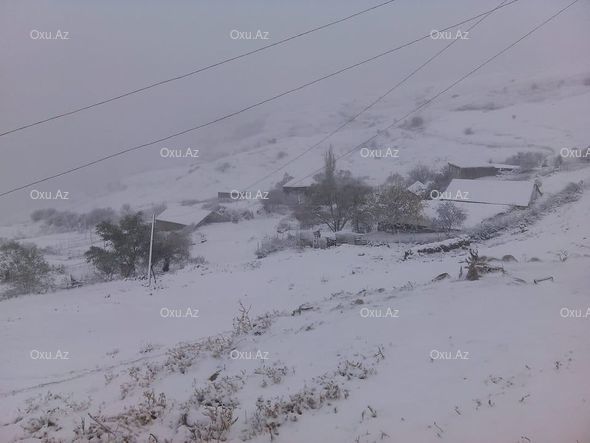 Qubanın dağ kəndlərinə güclü qar yağır - FOTO