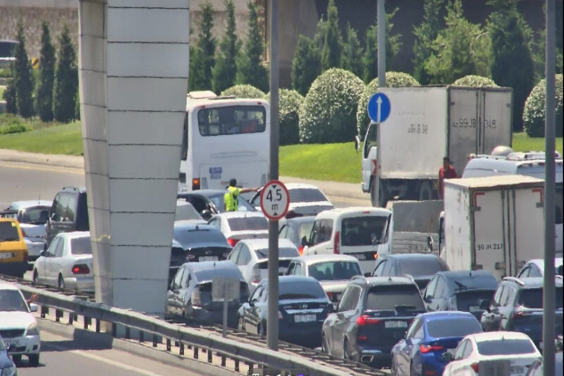 Aeroport şosesində mərkəz istiqamətində yol qəzası baş verdi