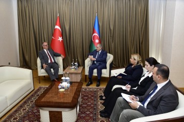 Zəfər Partiyası sədrinin müşaviri YAP-ın qonağı oldu