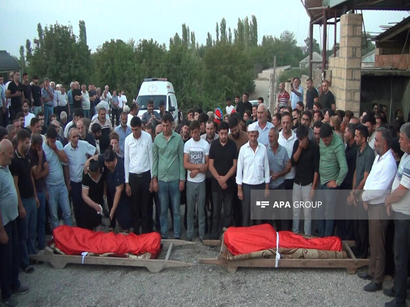 Su kanalında batan iki qardaş dəfn olundu - FOTO