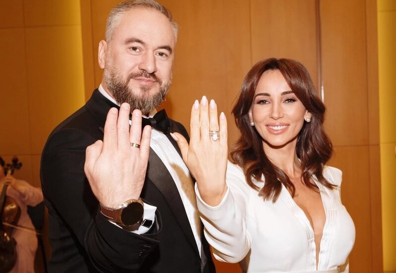 Məşhur teleaparıcı ailə qurdu - FOTOLAR