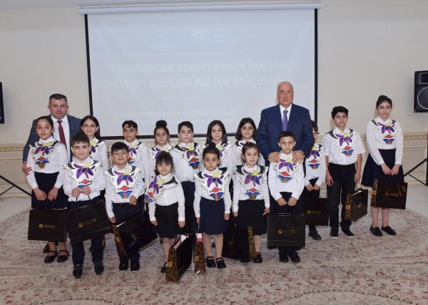 Sumqayıtda Azərbaycan səhiyyəsinin inkişafına həsr olunan tədbir keçirildi - FOTOLAR