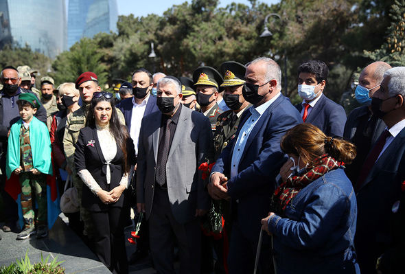 Azərbaycanın Milli Qəhrəmanı Albert Aqarunovun xatirəsi yad edilib - FOTO