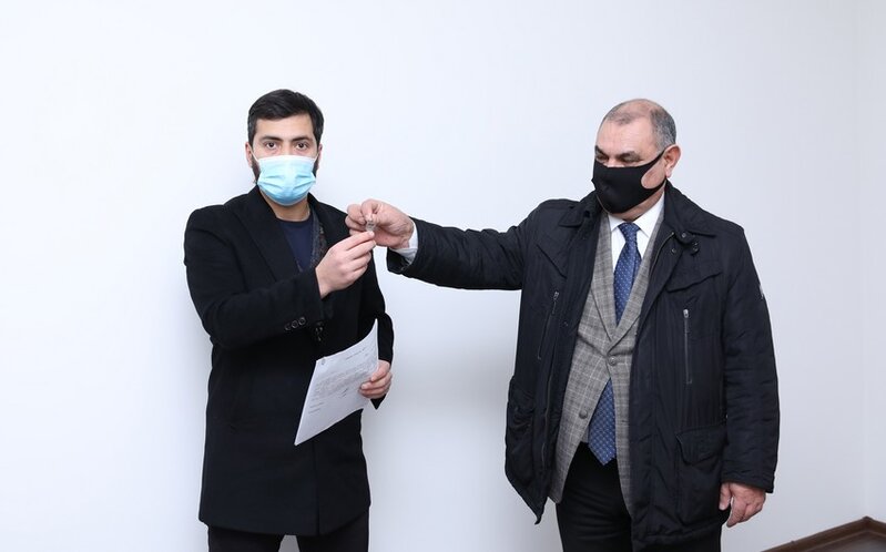Azərbaycanda ofislə təmin edilmiş siyasi partiyaların sayı 14-ə çatıb - FOTO