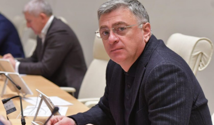 Gürcüstan parlamentinin deputatı mənzilində ÖLÜ TAPILDI