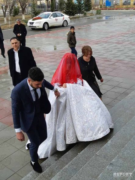 Azərbaycanda bəy və gəlin səs verdi - FOTO