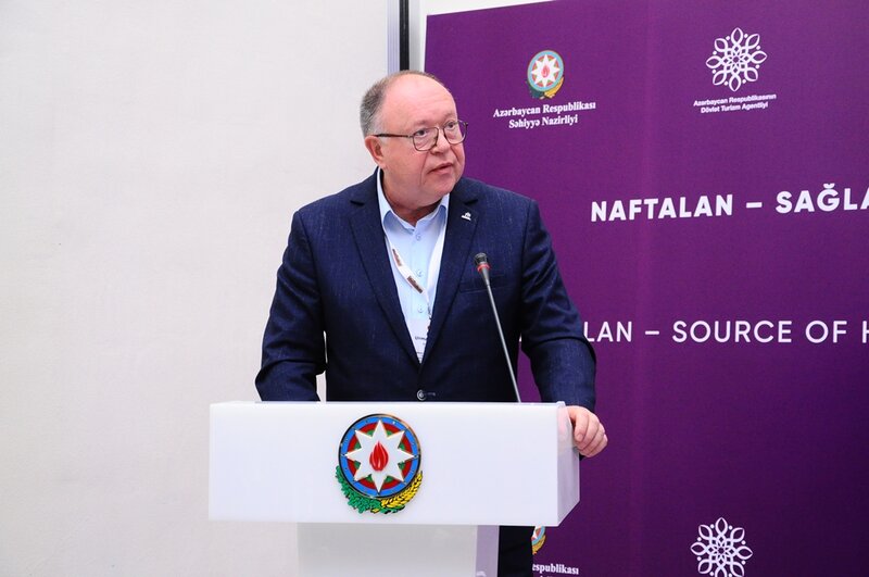 Naftalanda Beynəlxalq Elmi-Praktik Konfrans işini davam etdirib - FOTOLAR