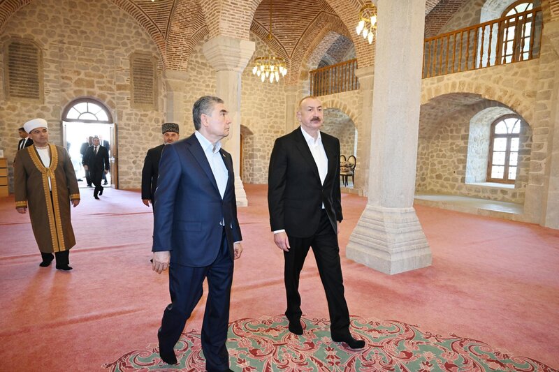 Prezidentlər Şuşada Yuxarı Gövhər Ağa məscidində - FOTOLAR