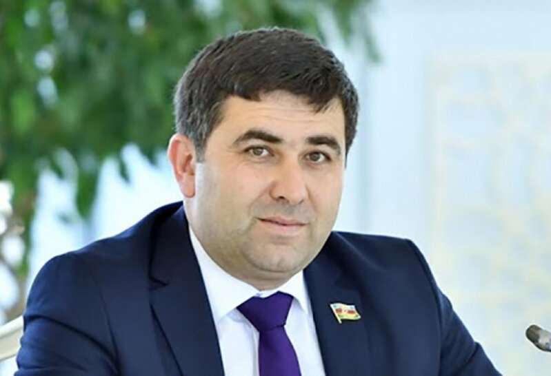 Deputatlar məktəb illərini necə xatırlayır? - 'Müəllim məni döyürdü
