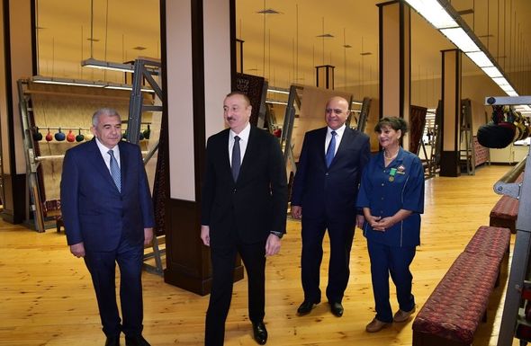 Prezident "Azərxalça" ASC-nin Tovuz filialının fəaliyyəti ilə tanış oldu - YENİLƏNİB+FOTO