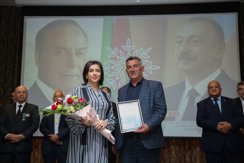 Yeni Azərbaycan Partiyasının yaradılmasının 30 illiyinə həsr olunan konfrans keçirilib - FOTOLAR