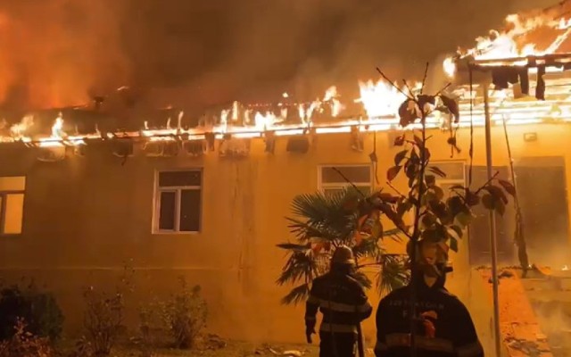 Şəkidə evin qəsdən yandırıldığı iddia edilir