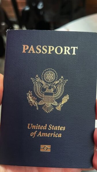 Xalq artistinin oğlu ABŞ pasportu aldı