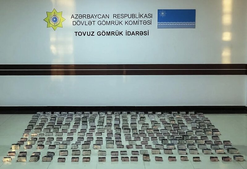 Azərbaycan gömrükçüləri külli miqdarda dərman preparatları aşkar ediblər — FOTOLAR