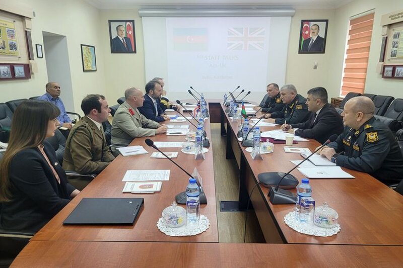 Azərbaycan və Britaniya müdafiə nazirlikləri arasında danışıqlar keçirildi