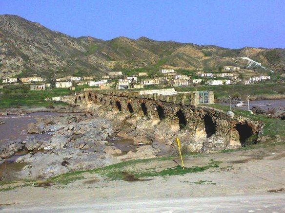 Müstəqilliyin hədiyyəsi: Yumruq kimi birləşməyin simvolu olan Xudafərin bizə nə vəd edir? - TƏHLİL