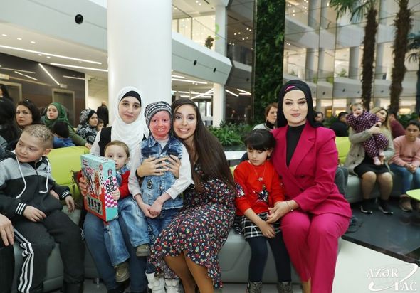 Leyla Əliyeva ixtioz, kəpənək və immundefisit xəstəliyindən əziyyət çəkən uşaqlarla görüşüb - FOTO