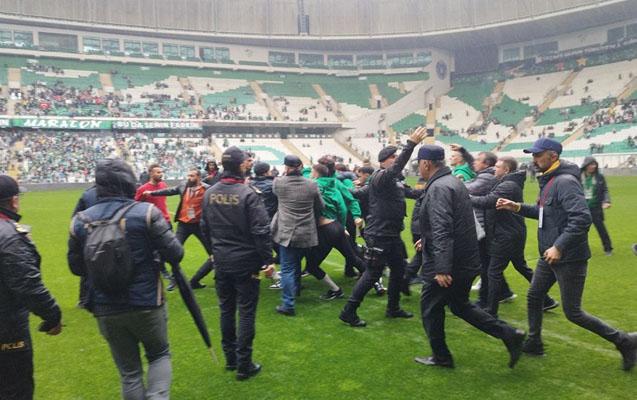 Türkiyədə futbolçular arasında əlbəyaxa dava oldu