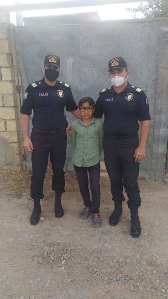 Polislər Buzovnada və Dənizkənarı Milli Parkda üç nəfəri boğulmaqdan xilas etdilər - FOTO