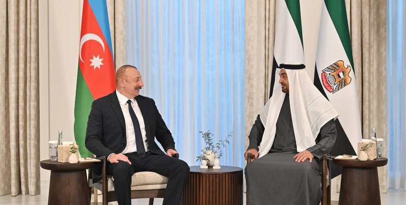 Dövlət başçısı BƏƏ Prezidentini Azərbaycana səfərə dəvət edib