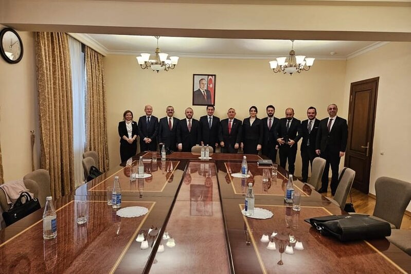Hikmət Hacıyev Türkiyə nümayəndə heyəti ilə görüşüb