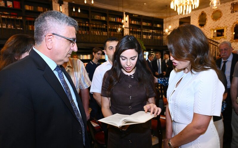 Leyla Əliyeva Bakı Kitab Mərkəzində 