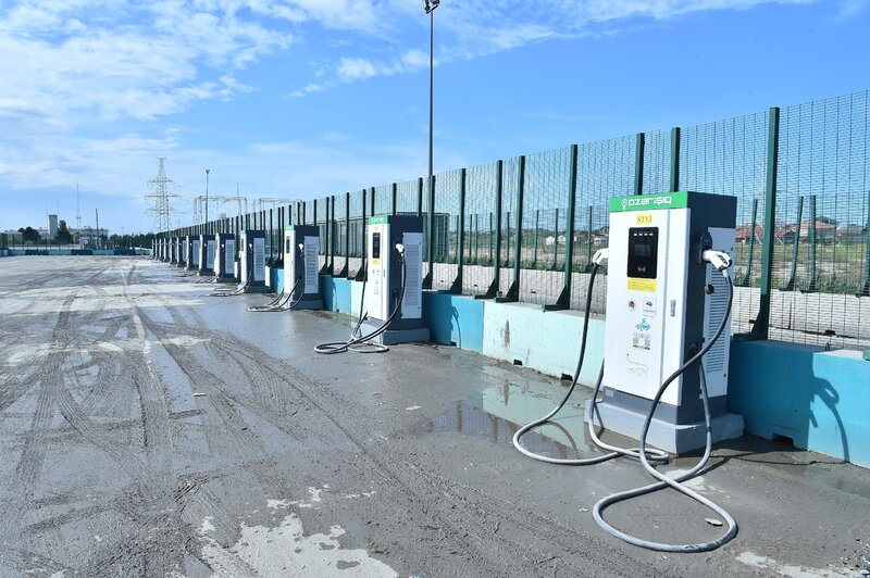 80 kub metrdən çox yağış suyu ərazidən təmizləndi - Foto