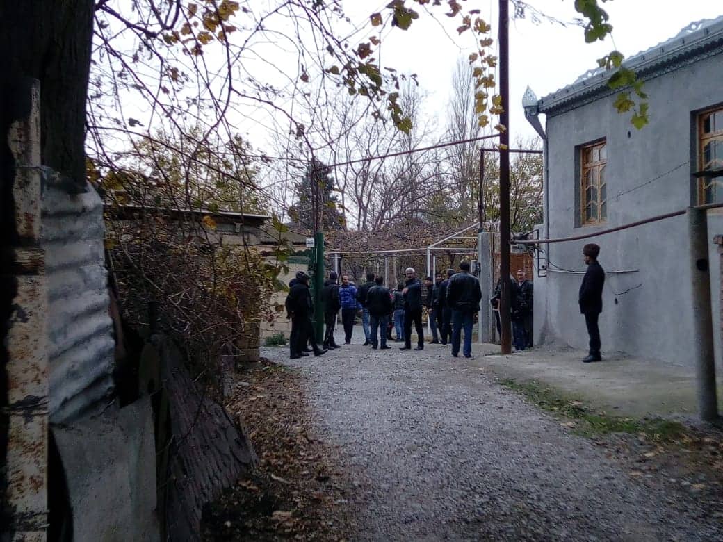 Bərdədə bir ailə dəm qazından zəhərlənib, azyaşlı uşaq ölüb 