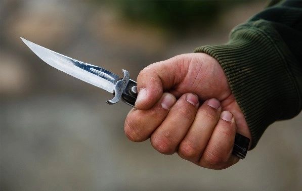 Gəncədə 35 yaşlı kişi bıçaqlandı - Şübhəli qonşusudur