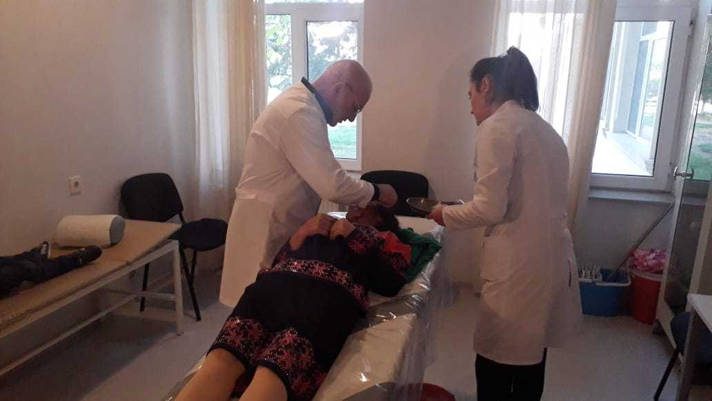 Kürdəmirdə avtomobil yolun kənarına aşıb, 4 nəfər xəsarət alıb - FOTOLAR