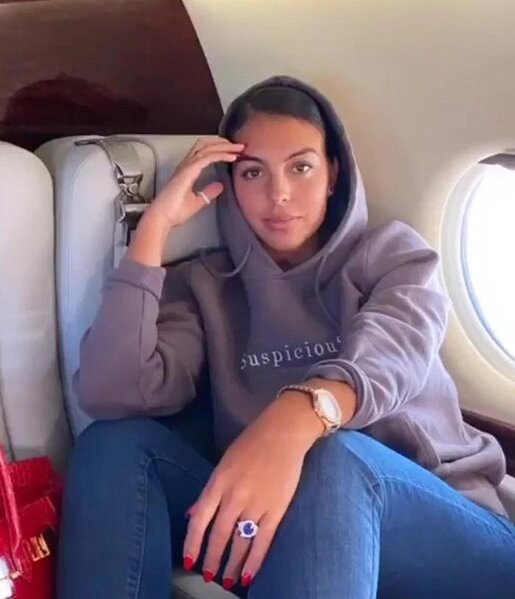 Saniyədə 1 avro qazanan Ronaldo: 1 milyonluq üzük, 8 milyonluq avtomobil - FOTO