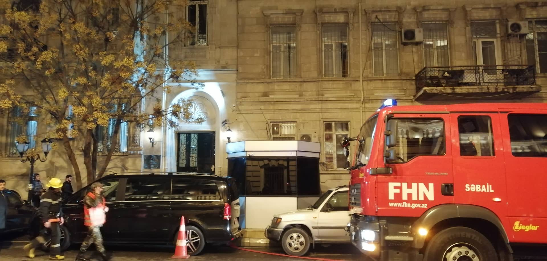 İran səfirliyinin binasında tüstülənmə - YENİLƏNİB + FOTO
